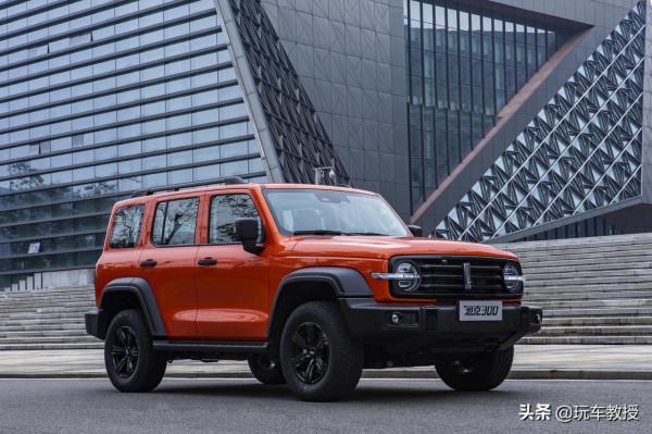 北京BJ40丨有三把鎖/可拆頂棚/2.3T動力 還只要15.98萬起? 北京BJ40丨有三把鎖/可拆頂棚/2.3T動力 還只要15.98萬起?