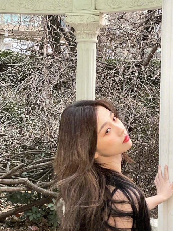 以前覺得虞書欣只是可愛，現在看來也開始漂亮了