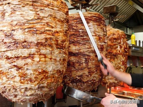 我們在希臘餐廳吃到的希臘旋轉烤肉,原料可能來自同一家供應商? 我們在希臘餐廳吃到的希臘旋轉烤肉,原料可能來自同一家供應商?