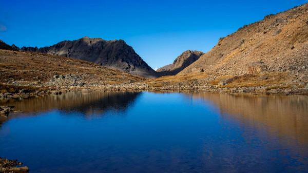 川西海拔最高最大最藍的海子——亞莫措根