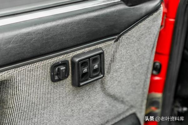 一輛1986年美國版大眾“桑塔納”旅行車