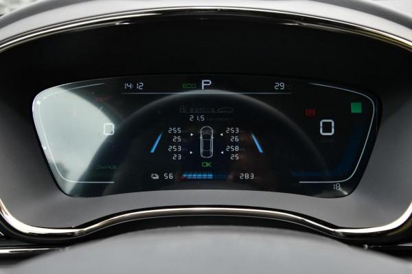 比亞迪e9，空間寬敞，配純電動222馬力，造型動感，售價22.98萬