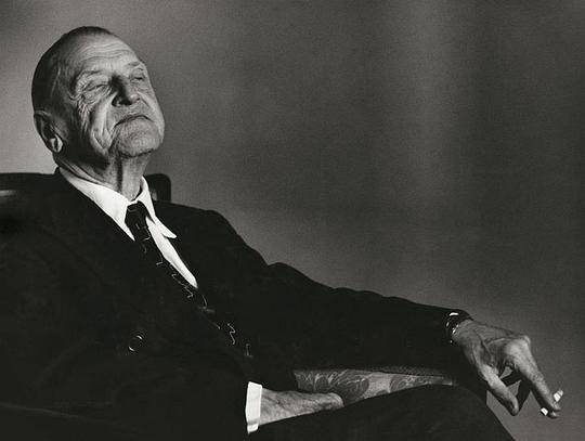 風塵滾滾，尋歡作樂----毛姆《尋歡作樂》