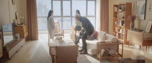 比起周生辰，時宜的條件也不差，20幾歲事業有成，住在外灘附近