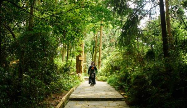 中國唯一允許擁有槍的村子，每個男人成年就能領一把槍