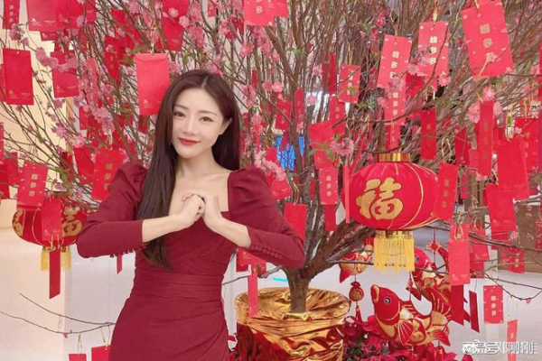 紅色的鄧家佳