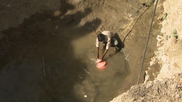 非洲人為何寧願天天喝黃泥水，甚至渴死都不打井？是因為懶嗎？