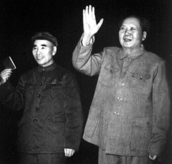 1969年大戰一觸即發,美國向中國伸出橄欖枝,毛主席召集4元帥商談 1969年大戰一觸即發,美國向中國伸出橄欖枝,毛主席召集4元帥商談