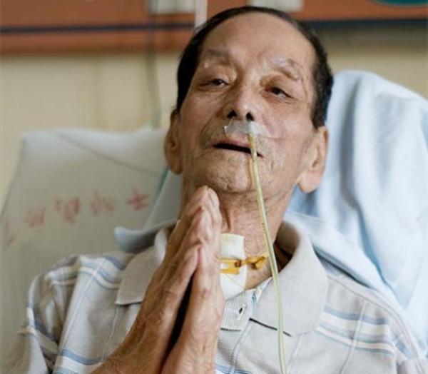 範振鈺葬禮:郭德綱、孟凡貴前來祭奠,16位徒弟跪別 範振鈺葬禮:郭德綱、孟凡貴前來祭奠,16位徒弟跪別