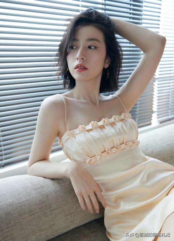 若你今年50歲,建議別留長卷發了,顯老!試試這3種短髮,真減齡 若你今年50歲,建議別留長卷發了,顯老!試試這3種短髮,真減齡