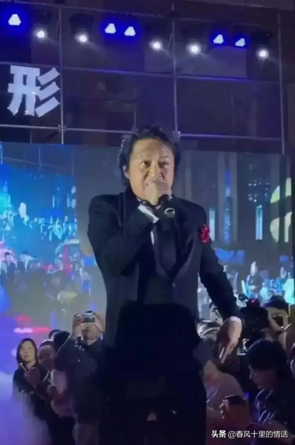 &OpenCurlyDoubleQuote;咆哮帝&rdquo;馬景濤現狀太慘！頭髮長面容蒼老，只能靠婚禮商演賺錢