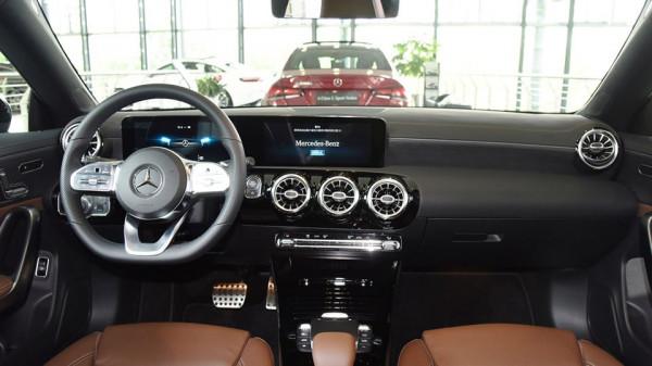 賓士CLA用車成本:進口身份無框門值多少錢?一百塊 賓士CLA用車成本:進口身份無框門值多少錢?一百塊