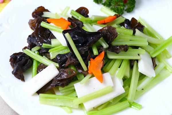 飲食記住這兩個字，春天健康養肝，找回好氣色