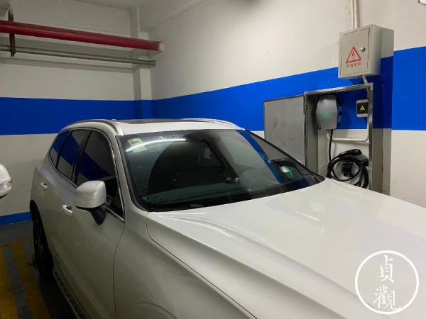 買了新能源車,沒想到被2萬的充電樁接線費gù住了 買了新能源車,沒想到被2萬的充電樁接線費gù住了