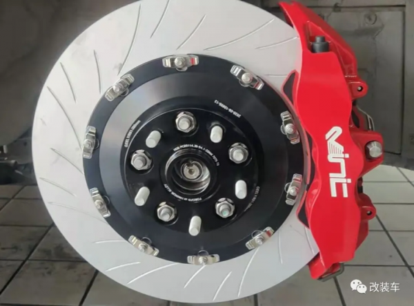 全車CDM姿態改裝的吉利繽越,從上班玩到自己開店才算畢業 全車CDM姿態改裝的吉利繽越,從上班玩到自己開店才算畢業