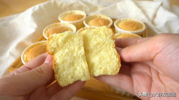 揭秘！紙杯蛋糕不開裂不塌陷的方法，軟撲撲，超級鬆軟