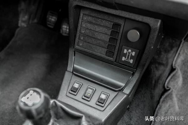 一輛1986年美國版大眾“桑塔納”旅行車