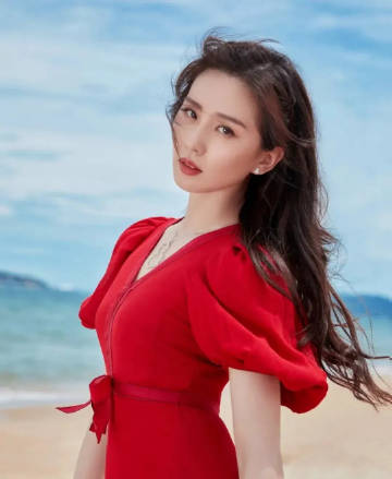 劉詩詩她的造型從來都是最端莊保守的，大家發現了嗎？