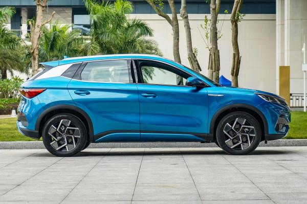 零百加速7&period;3s，起售價13&period;18萬元，比亞迪元PLUS正式上市