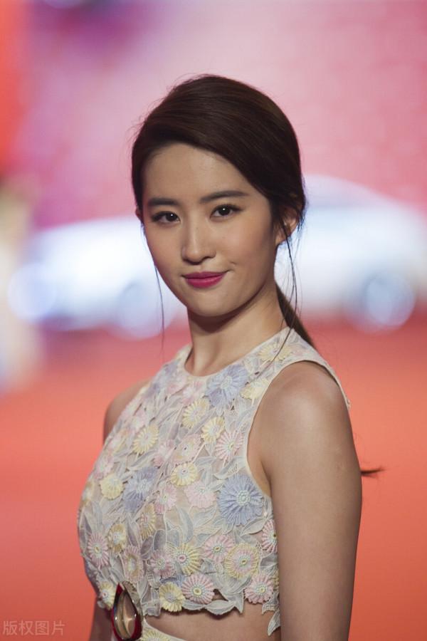 誰說女人40歲就是豆腐渣?看這幾位女星哪個不是一枝花? 誰說女人40歲就是豆腐渣?看這幾位女星哪個不是一枝花?