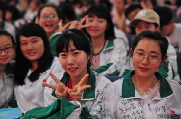 初中生“補課”與“不補課”,對中考影響大嗎?過來人給出答案 初中生“補課”與“不補課”,對中考影響大嗎?過來人給出答案