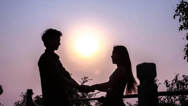 新婚之夜,老公把老婆逼成了“隱身媽媽” 新婚之夜,老公把老婆逼成了“隱身媽媽”