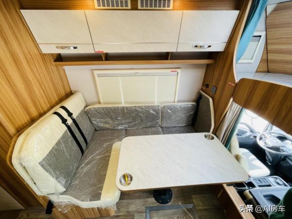 48V電+3.0T動力,有雙冰箱、電動床,實拍輕鬆跑川藏的卓美亞房車 48V電+3.0T動力,有雙冰箱、電動床,實拍輕鬆跑川藏的卓美亞房車