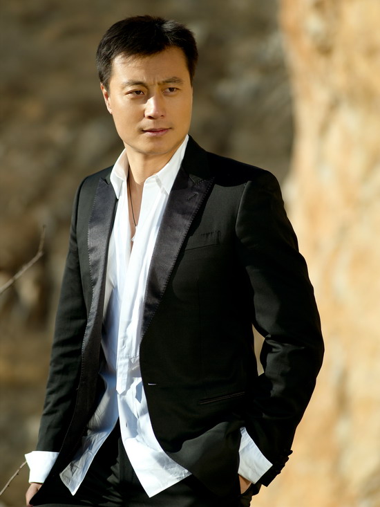 著名演員任程偉:12歲喪父,成名後更愛患難妻 著名演員任程偉:12歲喪父,成名後更愛患難妻