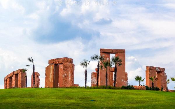 湖南發現中國版巨石陣，據說與鐵柺李的椅子有關，太奇妙啦