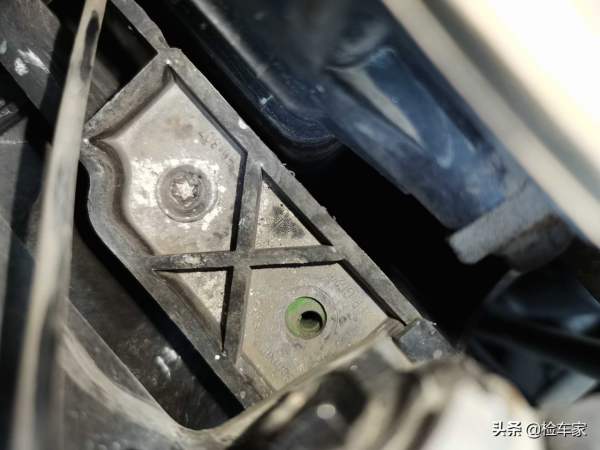 曾經賣85萬的奧迪A6L，十三年開了5萬公里，買主差點就信了