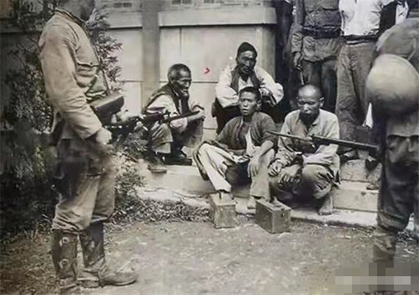 日本戰犯供述:部隊為了測試毒氣燃燒時間,曾拿8名農民做實驗 日本戰犯供述:部隊為了測試毒氣燃燒時間,曾拿8名農民做實驗