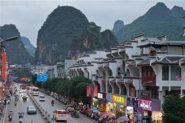 廣西:陽朔,西街,一去不復返的“洋人街”“懶人街” 廣西:陽朔,西街,一去不復返的“洋人街”“懶人街”