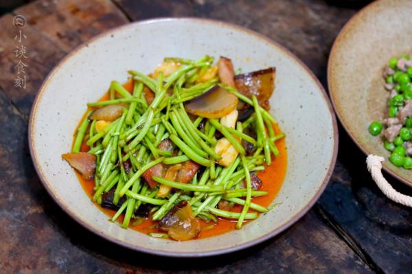 曬曬江西一家三口的晚餐，成本不到30塊錢，網友：小日子過得不錯