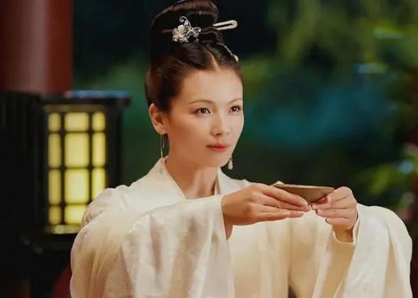 少女感別尬演，這6位演少女太辣眼，有人強裝可愛，有人刻意夾音