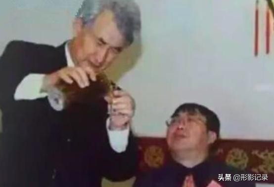 棋聖聶衛平趣事：一次喝4斤多白酒，喝掉珍藏版的孤酒心疼不已