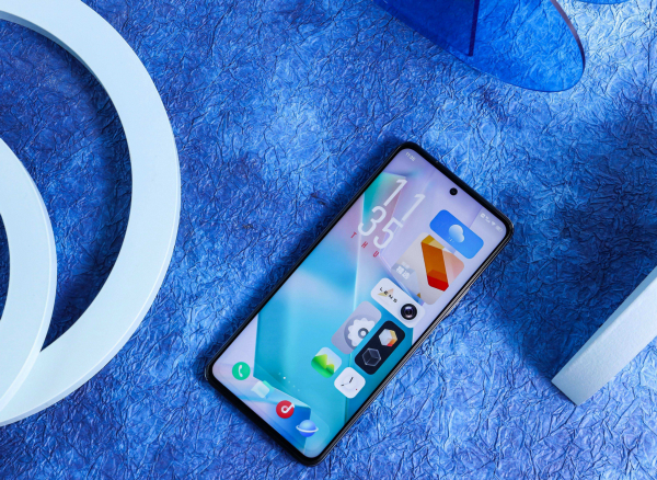 最值得入手的兩款中端機，效能不輸旗艦機