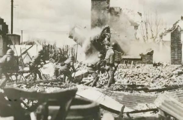 最後的三個特務：留在大陸幾十年一直過得很幸福，還拍了張合影