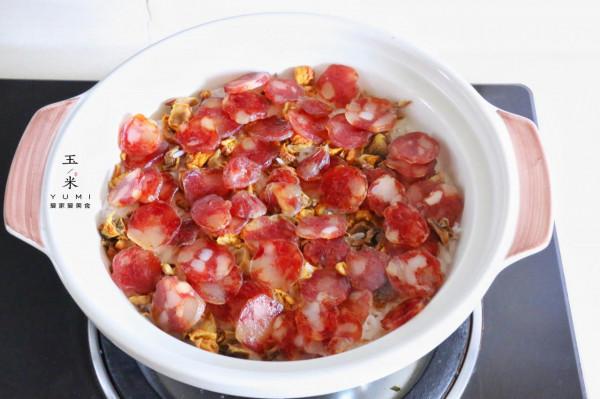 入冬後，不管有錢沒錢都要吃頓菜飯，飯菜一鍋出，做法簡單味道好