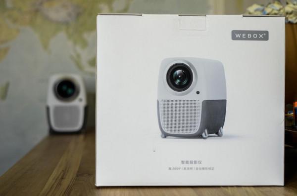 HOMAX享受家庭巨幕電影：泰捷WEBOX T1s智慧投影