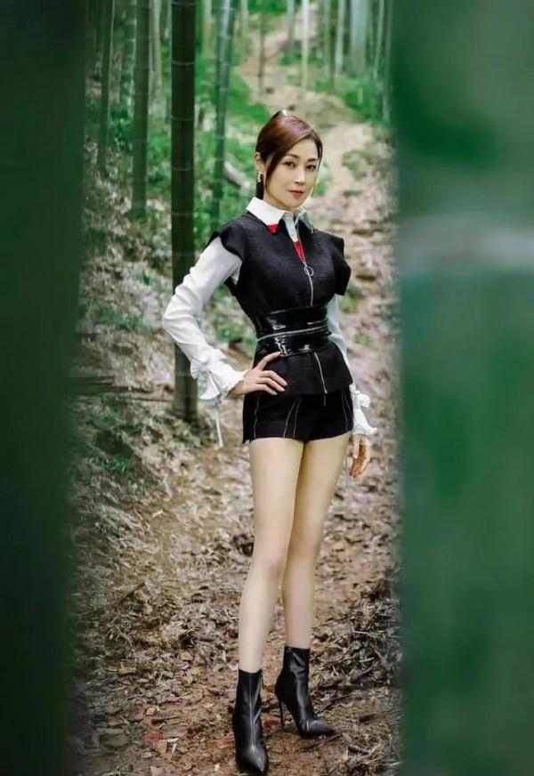 定居內地20位港臺明星，有人住5億豪宅，有人住三線小城65平米房