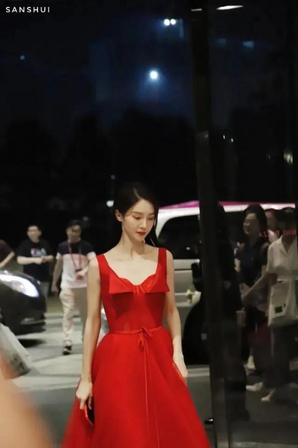 金晨 人美氣質佳 金晨 人美氣質佳