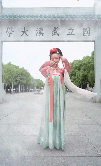 一人一生活·費青:她用短影片向世界彰顯極致的東方美 一人一生活·費青:她用短影片向世界彰顯極致的東方美