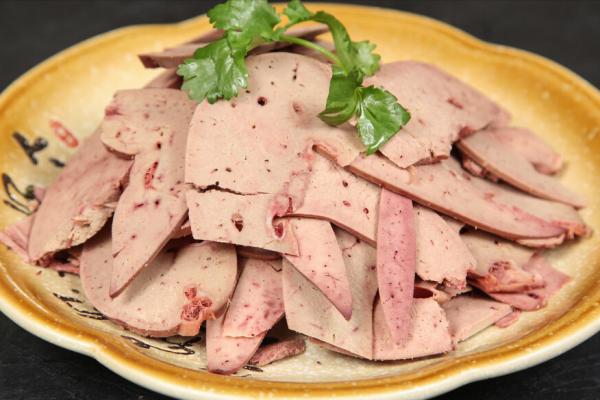 滷豬肝時，不要直接下鍋，記住1個小竅門，鮮嫩好吃沒腥味