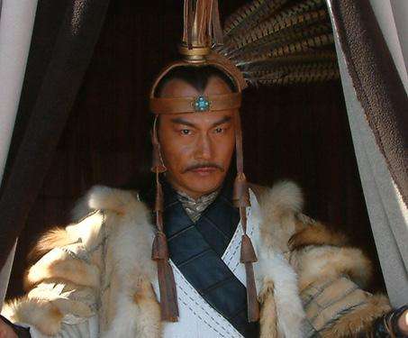 單騎受降，萬人俯首，少年英雄勝關公