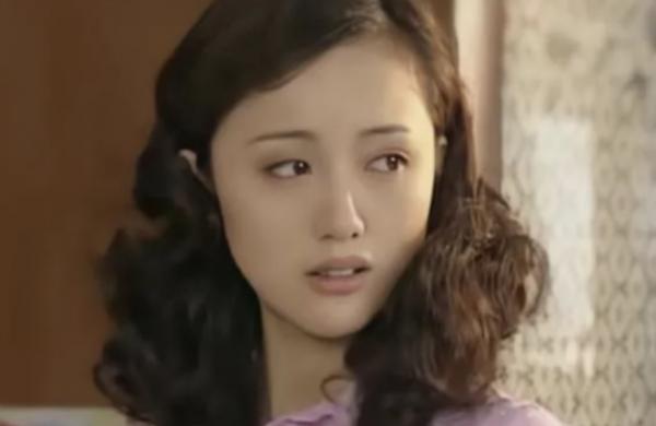 朱媛媛：32歲嫁13年初戀，47歲還是娛樂圈的一股清流