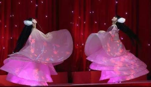 曾被稱為楊麗萍接班人的小彩旗,今成路人一般 曾被稱為楊麗萍接班人的小彩旗,今成路人一般