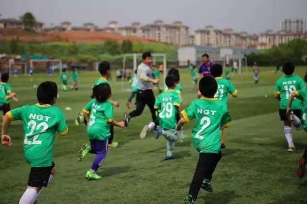 浙江u20全運會奪冠和廣州隊瀕臨解散折射出中國足球的發展問題