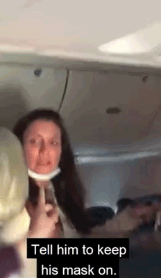 前NFL啦啦隊員打80歲老者臉，指責對方吃飯摘口罩，自己卻也沒戴