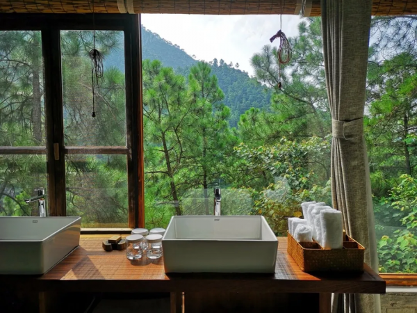 廣州自駕1h，清遠筆架山浪漫野奢民宿，無邊森林泳池丨外寓