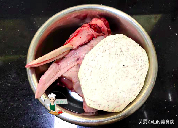 秋天，吃豬肉不如吃它，加芋頭燜一鍋真香，營養不上火，別不懂吃